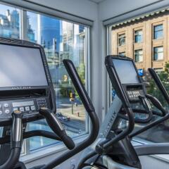 Отель Best Western Plus Chateau Granville Hotel & Suites Канада, Ванкувер - отзывы, цены и фото номеров - забронировать отель Best Western Plus Chateau Granville Hotel & Suites онлайн фитнесс-зал