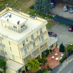 Отель Albergo Angela Кьянчиано Терме парковка