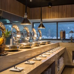 Oakwood Hotel Journeyhub Phuket Патонг питание фото 3