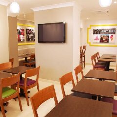 Отель Comfort Inn Victoria Великобритания, Лондон - 1 отзыв об отеле, цены и фото номеров - забронировать отель Comfort Inn Victoria онлайн гостиничный бар