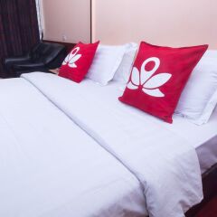 Отель Zen Rooms Surasak 1 Бангкок комната для гостей фото 4
