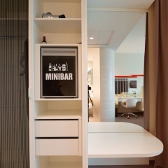 Отель Holiday Inn Vilnius сейф в номере