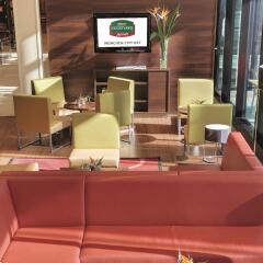 Отель Courtyard by Marriott Munich City East гостиничный бар