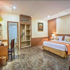 Mirah Hotel сейф в номере