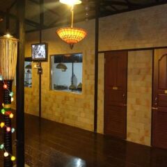 Отель Riverside @ Hsipaw Resort интерьер отеля
