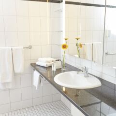 Отель Residenz am Dom Boardinghouse Apartments Германия, Кёльн - отзывы, цены и фото номеров - забронировать отель Residenz am Dom Boardinghouse Apartments онлайн ванная фото 2