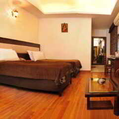 OYO 9761 Hotel Clark Heights сейф в номере