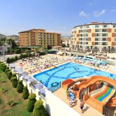 Arabella World Hotel бассейн