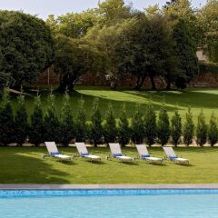 Отель NH Collection Santiago de Compostela спортивное сооружение
