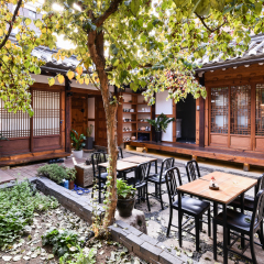 Отель The Place Seoul Hanok Guesthouse фото 3