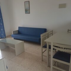 Отель Cosmelenia Hotel Apartments Кипр, Айя-Напа - отзывы, цены и фото номеров - забронировать отель Cosmelenia Hotel Apartments онлайн комната для гостей фото 5