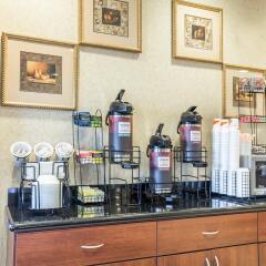 Отель Comfort Inn & Suites Las Vegas - Nellis США, Лас-Вегас - отзывы, цены и фото номеров - забронировать отель Comfort Inn & Suites Las Vegas - Nellis онлайн питание фото 2