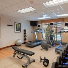 Отель Homewood Suites Denton фитнесс-зал фото 2