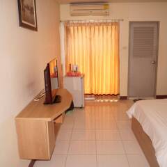 Отель ZEN Rooms Ramkhamhaeng Mansion комната для гостей