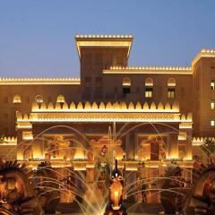 Отель Jumeirah Al Qasr - Madinat Jumeirah городской автобус