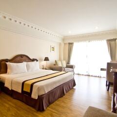 Отель LK Royal Suite Pattaya Таиланд, Паттайя - 1 отзыв об отеле, цены и фото номеров - забронировать отель LK Royal Suite Pattaya онлайн комната для гостей фото 2