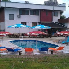 Отель Hanovete Hotel Болгария, Шумен - отзывы, цены и фото номеров - забронировать отель Hanovete Hotel онлайн бассейн фото 3