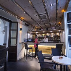 Отель Hostal Ferreira гостиничный бар