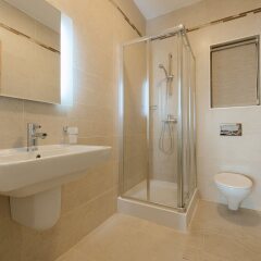 Отель Seafront Luxury Apartment Incl Pool Мальта, Слима - отзывы, цены и фото номеров - забронировать отель Seafront Luxury Apartment Incl Pool онлайн ванная