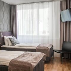 Отель STF Livin Hotel - Sweden Hotels Швеция, Эребру - отзывы, цены и фото номеров - забронировать отель STF Livin Hotel - Sweden Hotels онлайн комната для гостей