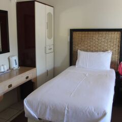 J and E Cyaara Guest House in Maseru, Lesotho from 58$, photos, reviews - zenhotels.com guestroom