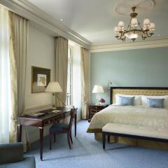 Shangri-La Hotel Paris комната для гостей фото 3