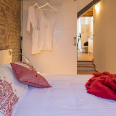 Апартаменты Happy People Ramblas Harbour Apartments Барселона комната для гостей