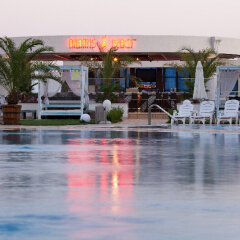 Отель Atlantis Resort & SPA Бургас приотельная территория