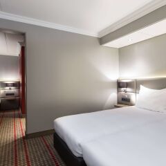 Отель Ramada Amsterdam Airport Schiphol Hotel Нидерланды, Бадхевердорп - 9 отзывов об отеле, цены и фото номеров - забронировать отель Ramada Amsterdam Airport Schiphol Hotel онлайн комната для гостей фото 3