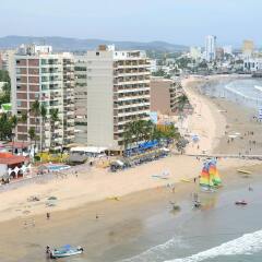 Отель Las Flores Beach Resort пляж фото 2