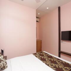 OYO 13214 Hotel Metro 7x11 комната для гостей
