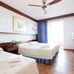 Отель Prestige Sant Marc Испания, Курорт Росес - отзывы, цены и фото номеров - забронировать отель Prestige Sant Marc онлайн комната для гостей фото 5