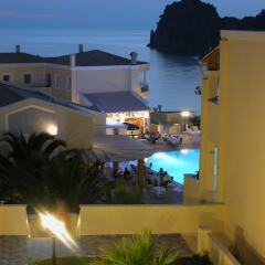 Ithea Suites Hotel фото 4