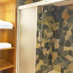 Отель Birds & Bees Resort ванная