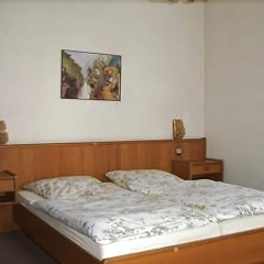 Hotel Pension am Kurmittelhaus сейф в номере