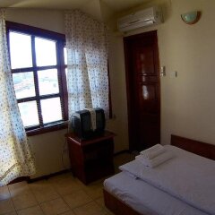 Hotel Alex Балчик сейф в номере
