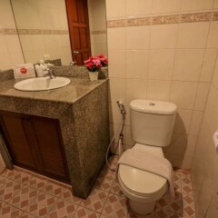 Отель Nida Rooms Andaman Blue Nanai ванная фото 2