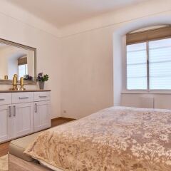Апартаменты Charles Bridge Royal Apartment комната для гостей