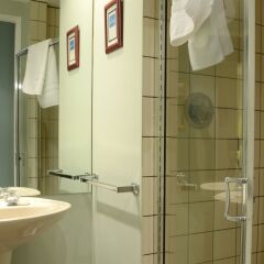 Отель Rosellen Suites At Stanley Park Канада, Ванкувер - отзывы, цены и фото номеров - забронировать отель Rosellen Suites At Stanley Park онлайн ванная