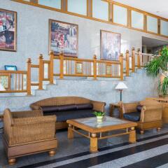 Отель Cholchan Pattaya Beach Resort интерьер отеля