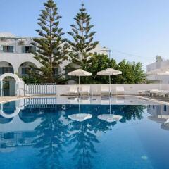 Iris Boutique Hotel бассейн