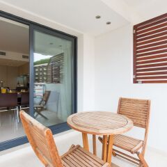 Отель Carlton Riviera YourHostHelper балкон