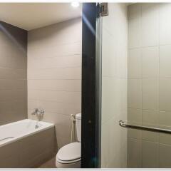 Отель Sea Me Spring Hotel Таиланд, Паттайя - отзывы, цены и фото номеров - забронировать отель Sea Me Spring Hotel онлайн ванная