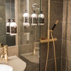 Arken Hotel & Art Garden Spa ванная фото 2