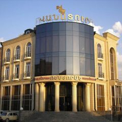 Отель Vanatur Hotel Армения, Гюмри - отзывы, цены и фото номеров - забронировать отель Vanatur Hotel онлайн вид на фасад
