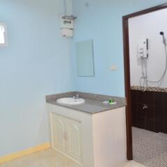 Отель Selamat Lanta Resort ванная