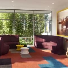 Отель Dream Inn Santa Cruz интерьер отеля