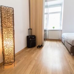 Отель Holiday Apartment Vienna - Enenkelstraße Австрия, Вена - отзывы, цены и фото номеров - забронировать отель Holiday Apartment Vienna - Enenkelstraße онлайн сейф в номере