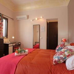 Отель Villa del Sole Relais Агридженто сейф в номере