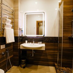 Сосновый Бор в Ачинске отзывы, цены и фото номеров - забронировать гостиницу Сосновый Бор онлайн Ачинск ванная